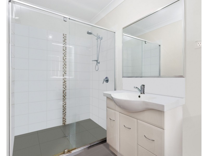 2/12 Byron Close, Redbank Plains QLD 4301