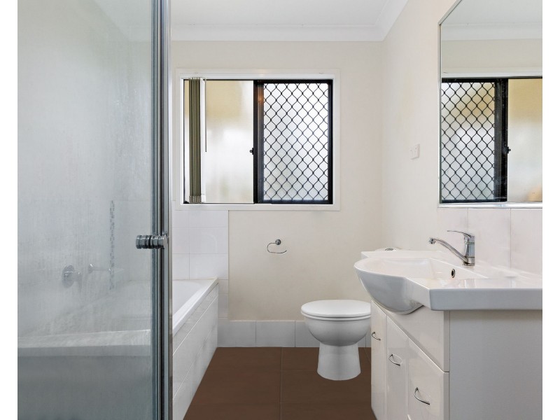 2/12 Byron Close, Redbank Plains QLD 4301
