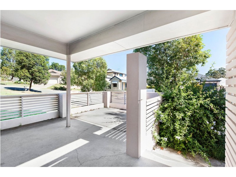 54 Creekside Drive, Springfield Lakes QLD 4300