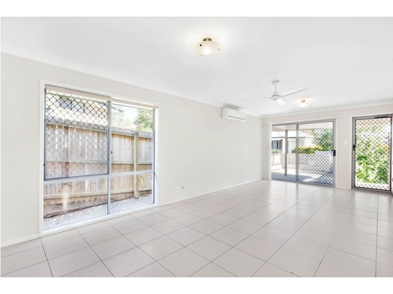 54 Creekside Drive, Springfield Lakes QLD 4300