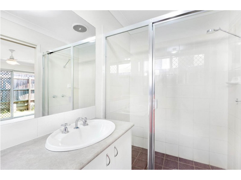 54 Creekside Drive, Springfield Lakes QLD 4300