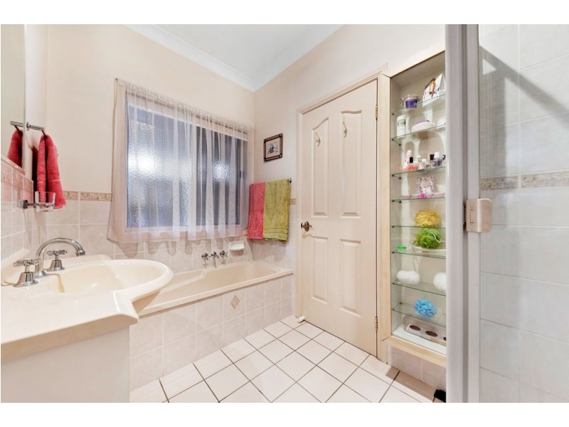 11 Prospect Crescent, Forest Lake QLD 4078