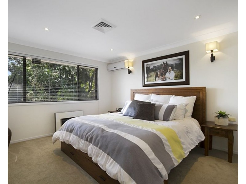 21 Mondra Street, Kenmore Hills QLD 4069