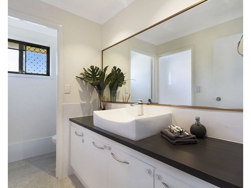 21 Mondra Street, Kenmore Hills QLD 4069