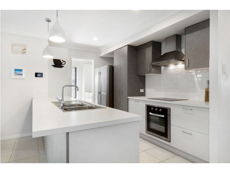1 Rest Court, Springfield Lakes QLD 4300