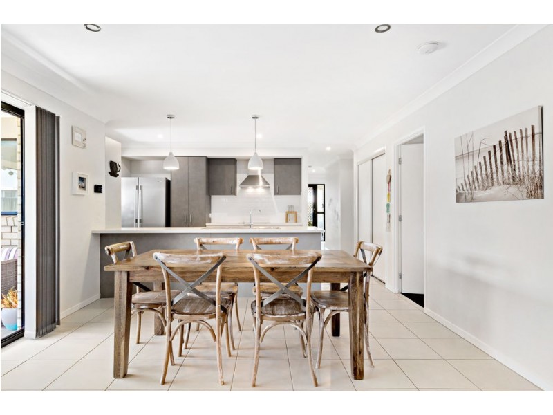 1 Rest Court, Springfield Lakes QLD 4300