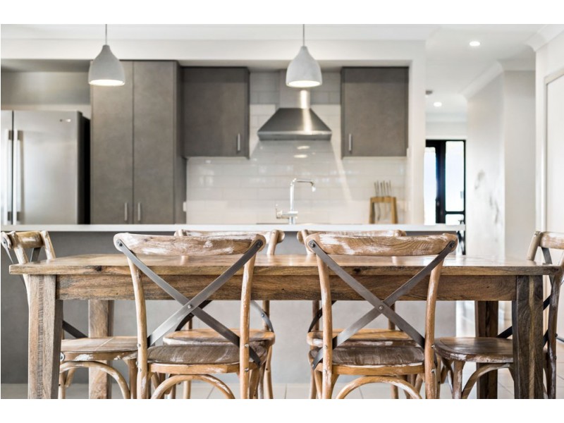 1 Rest Court, Springfield Lakes QLD 4300