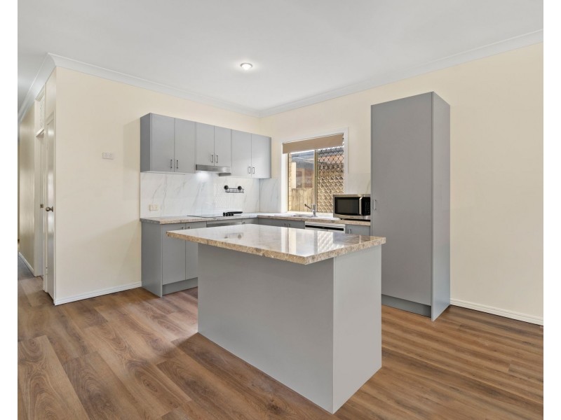 76 Oxford Pde, Forest Lake QLD 4078