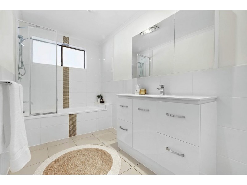 15 Dale Road, Camira QLD 4300