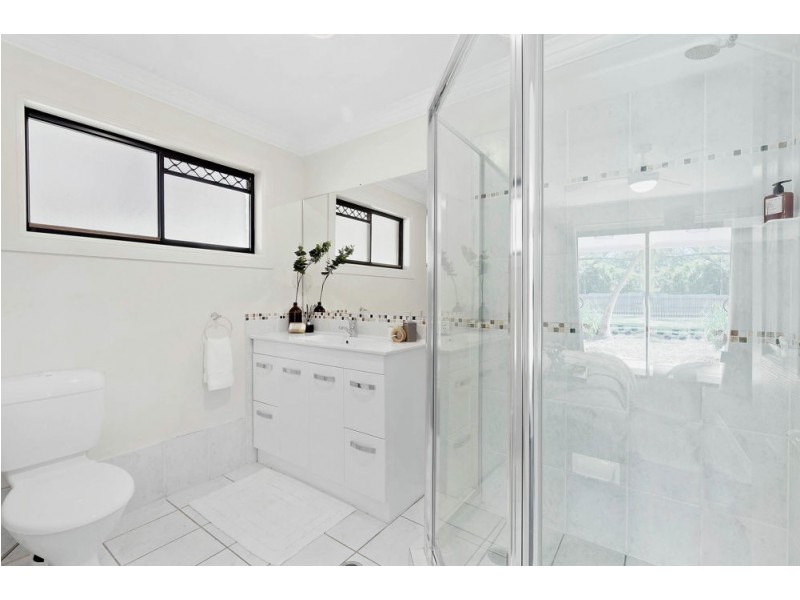 15 Dale Road, Camira QLD 4300