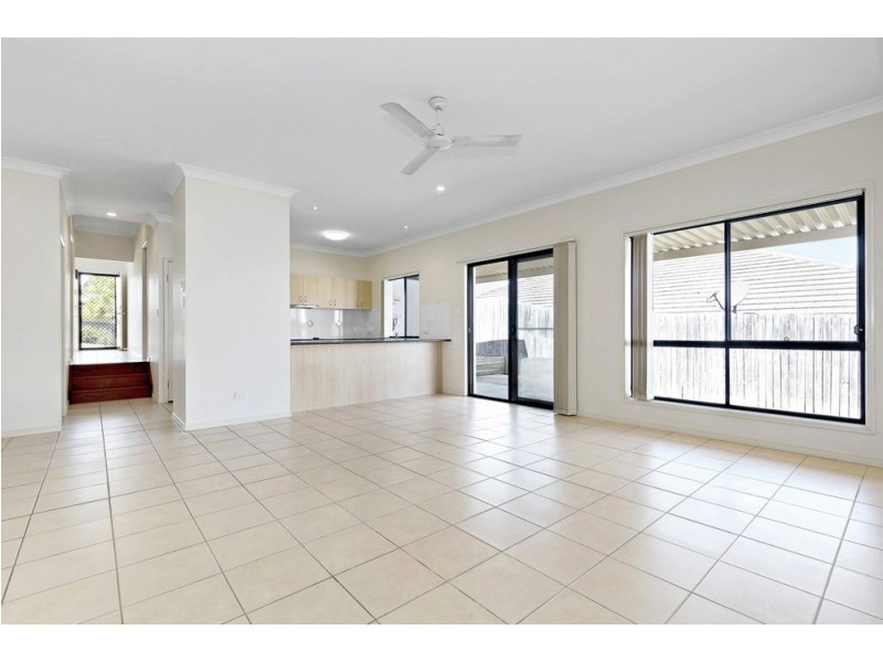 8 Wharf Court, Springfield Lakes QLD 4300