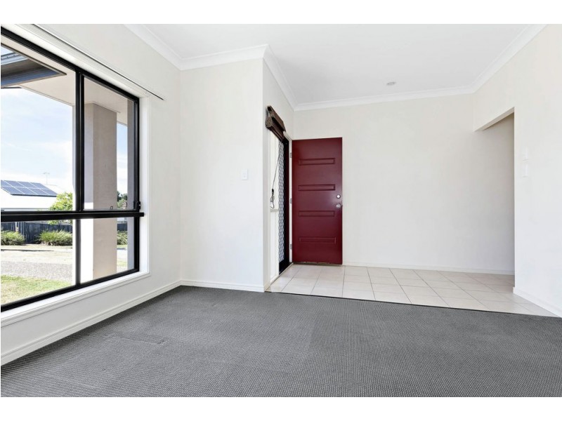 8 Wharf Court, Springfield Lakes QLD 4300