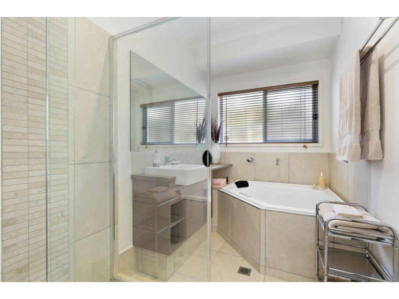 6 Avalon Close, Bellbird Park QLD 4300