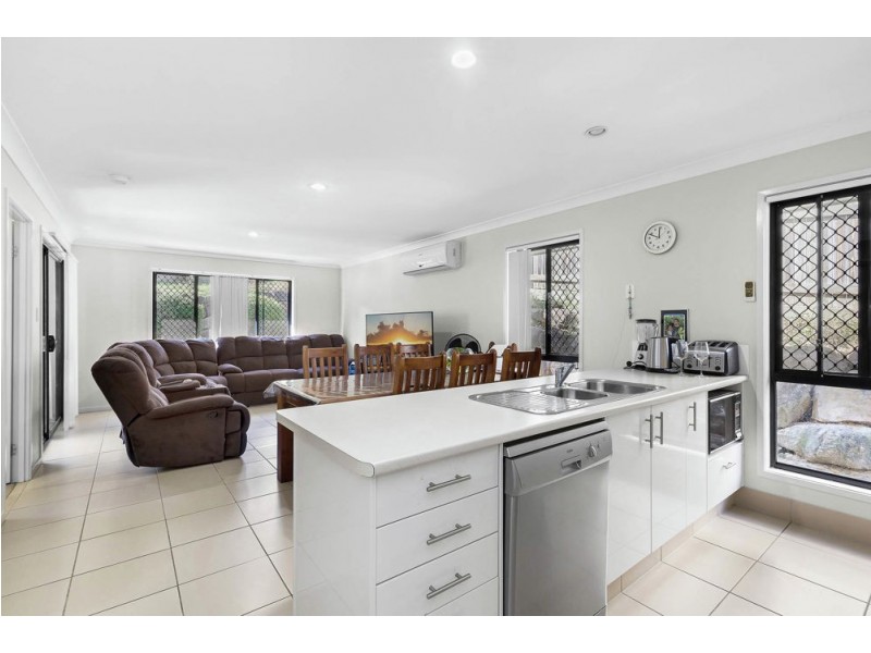 12 Park Edge Dr, Springfield Lakes QLD 4300