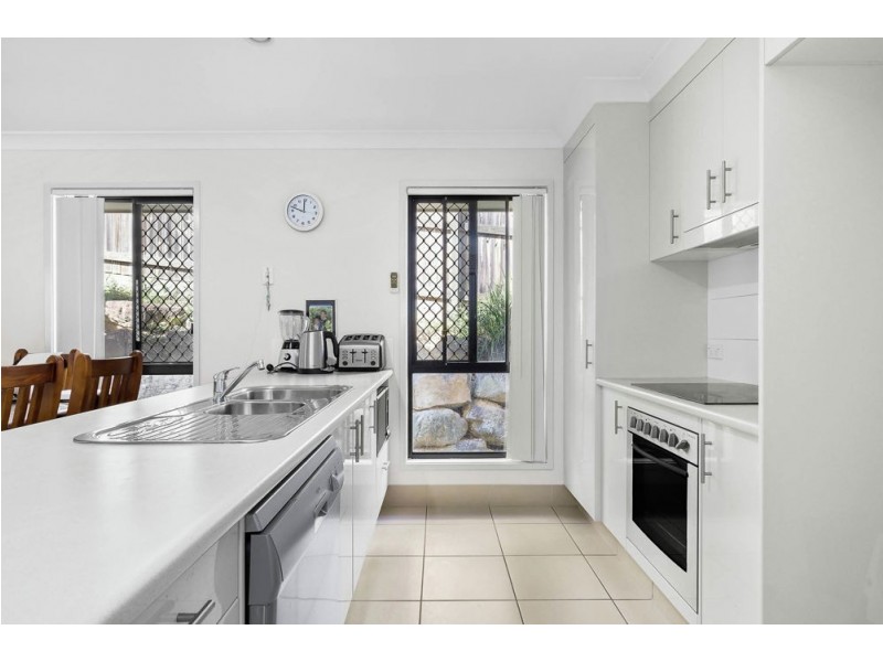 12 Park Edge Dr, Springfield Lakes QLD 4300