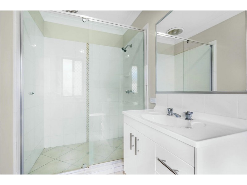 12 Park Edge Dr, Springfield Lakes QLD 4300