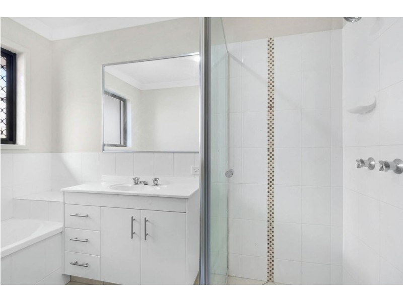 12 Park Edge Dr, Springfield Lakes QLD 4300