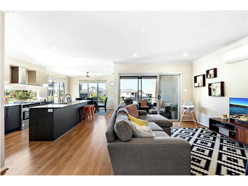 26 McKivat Drive, Springfield Lakes QLD 4300