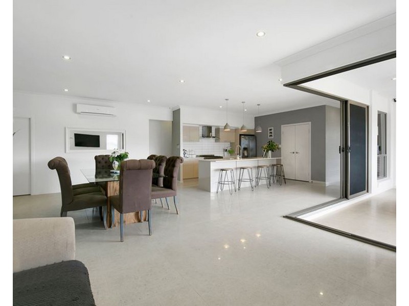 15 Anesbury Street, Doolandella QLD 4077