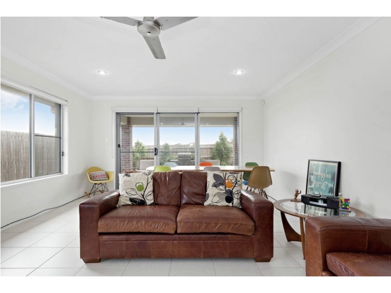 16 Hyssop Place, Springfield Lakes QLD 4300