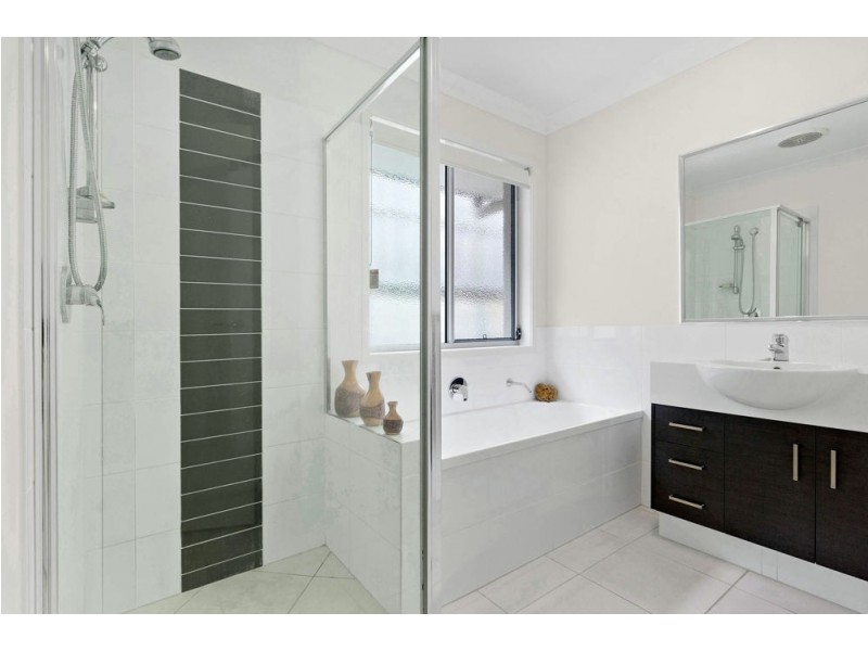 16 Hyssop Place, Springfield Lakes QLD 4300