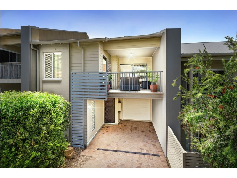 9 Riverside Crescent, Springfield Lakes QLD 4300