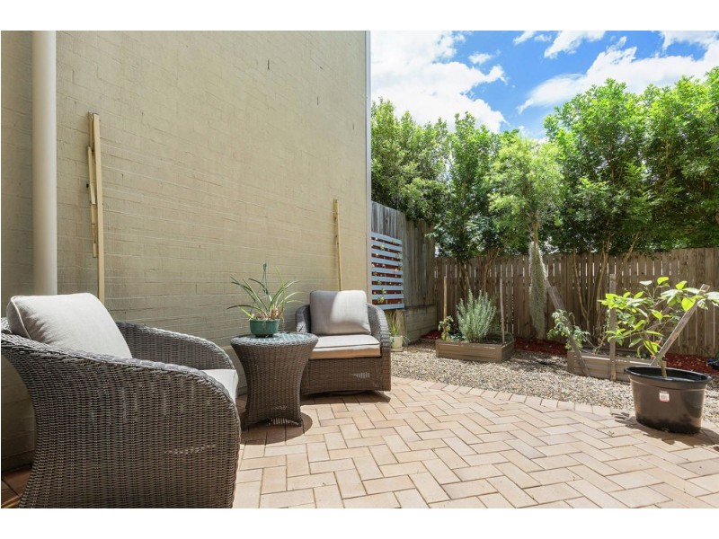 9 Riverside Crescent, Springfield Lakes QLD 4300