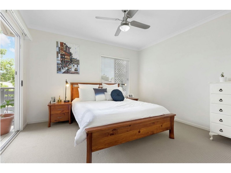 9 Riverside Crescent, Springfield Lakes QLD 4300