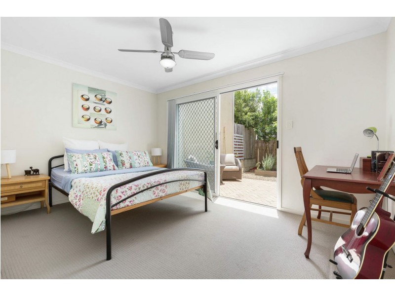9 Riverside Crescent, Springfield Lakes QLD 4300