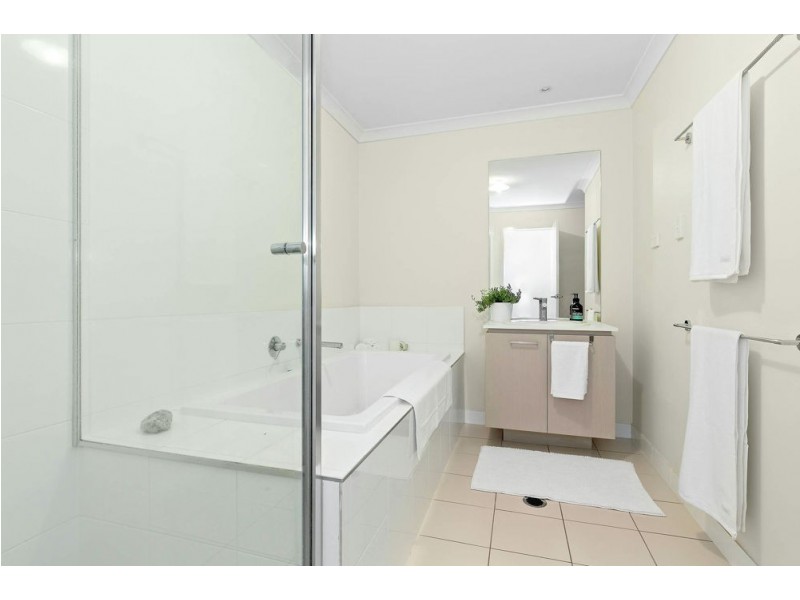 9 Riverside Crescent, Springfield Lakes QLD 4300