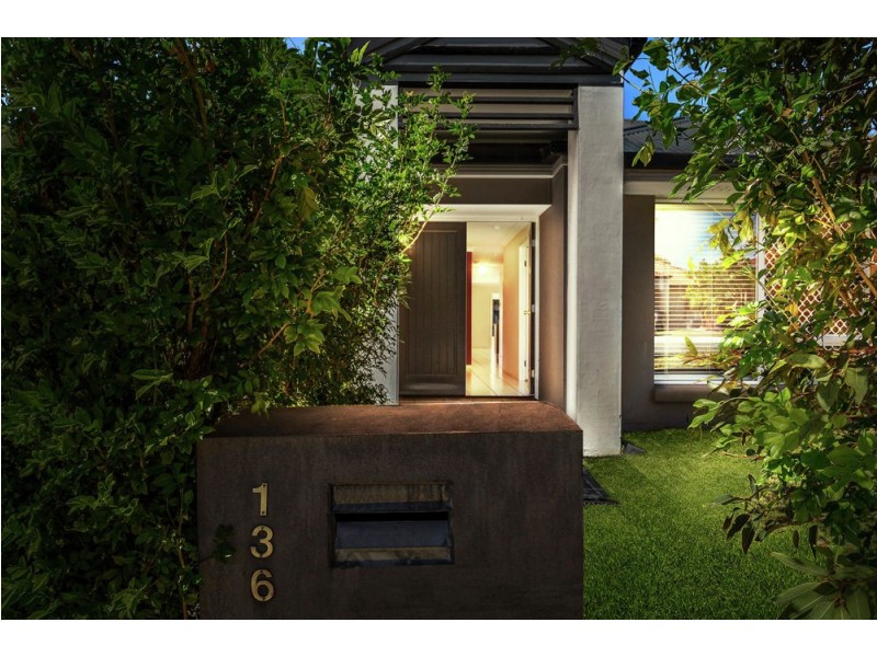 136 Lakeside Avenue, Springfield Lakes QLD 4300