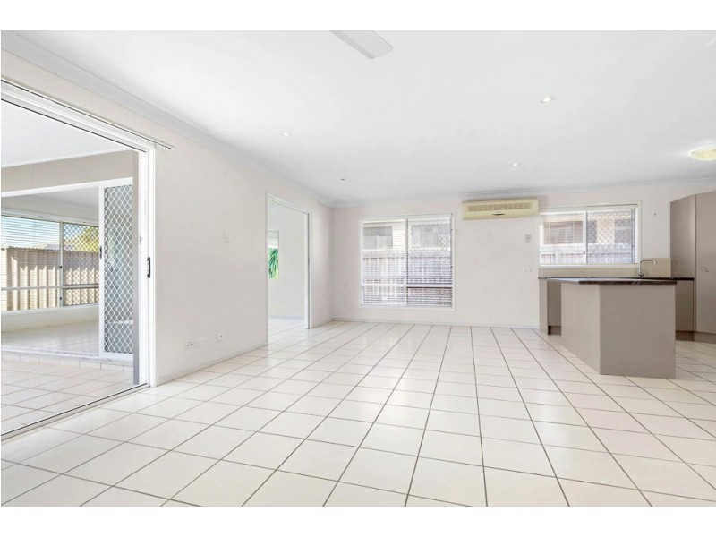 136 Lakeside Avenue, Springfield Lakes QLD 4300