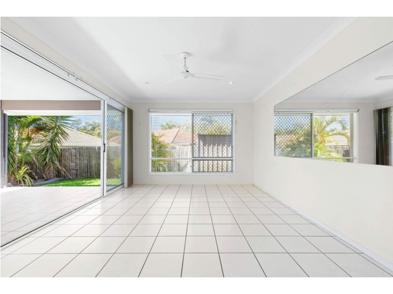 136 Lakeside Avenue, Springfield Lakes QLD 4300