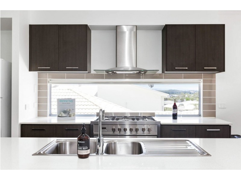 39 Tea Trees Avenue, Springfield Lakes QLD 4300