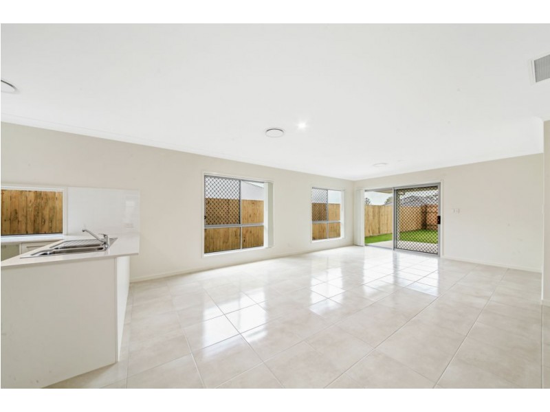 7 Dalcross Place, Heathwood QLD 4110