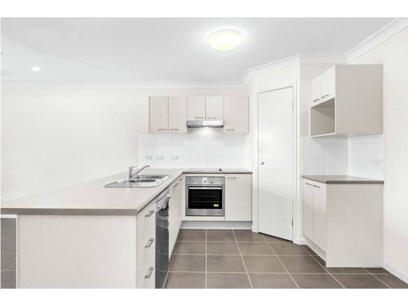 10 Dillon Avenue, Augustine Heights QLD 4300