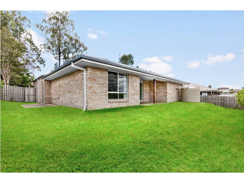 10 Dillon Avenue, Augustine Heights QLD 4300