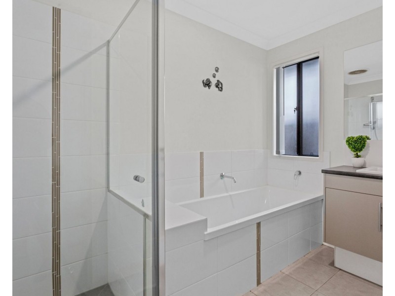 21 Borowski Street, Bellbird Park QLD 4300