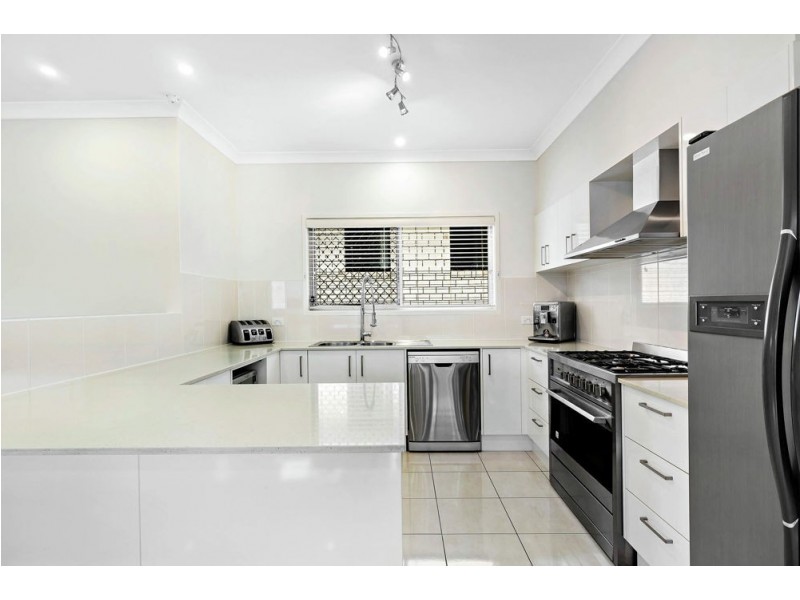 28 Riverine Drive, Springfield Lakes QLD 4300