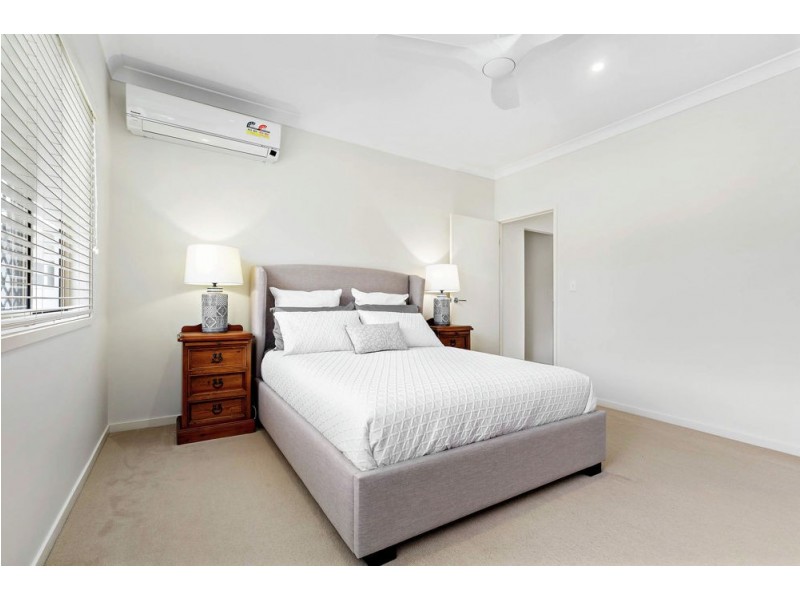 28 Riverine Drive, Springfield Lakes QLD 4300