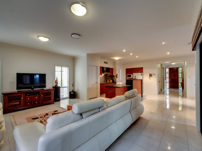 14 Ash Avenue, Springfield Lakes QLD 4300