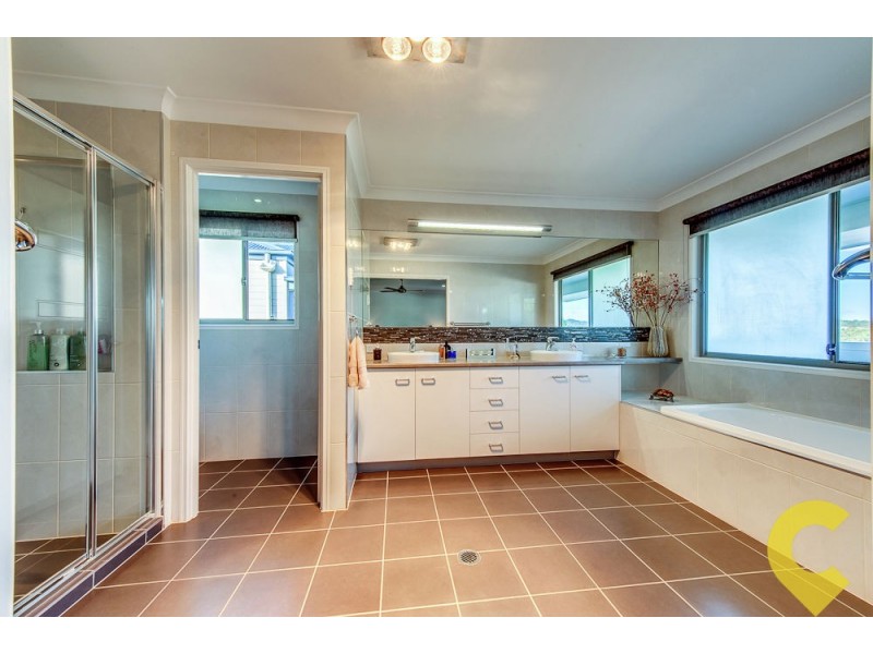 6 Aspect Terrace, Springfield Lakes QLD 4300