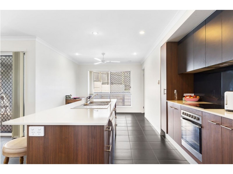 16 Horizon Drive, Springfield Lakes QLD 4300