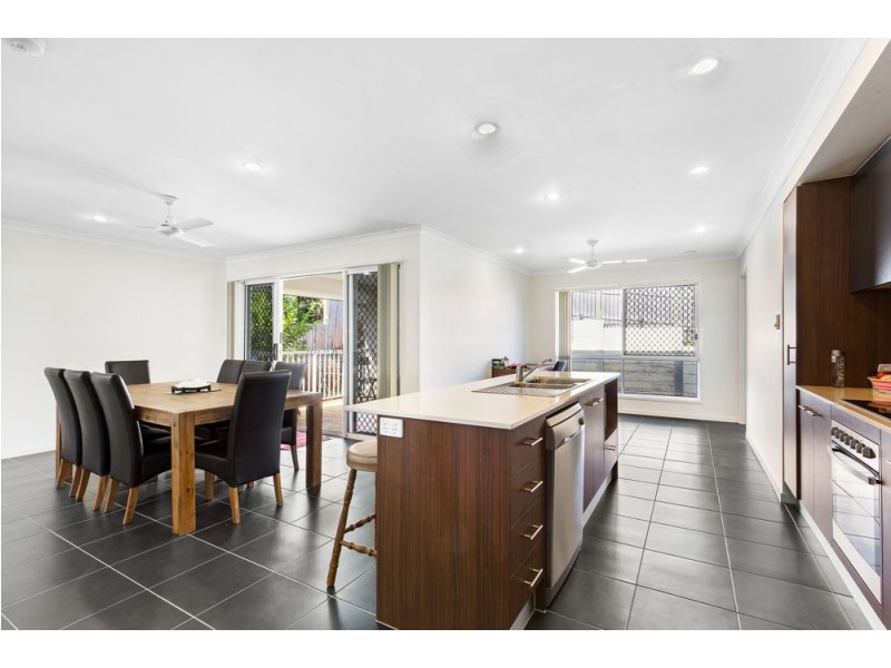 16 Horizon Drive, Springfield Lakes QLD 4300