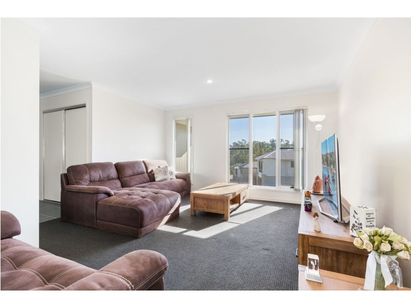 16 Horizon Drive, Springfield Lakes QLD 4300
