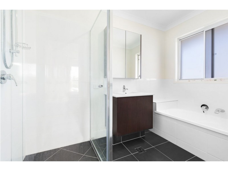 16 Horizon Drive, Springfield Lakes QLD 4300
