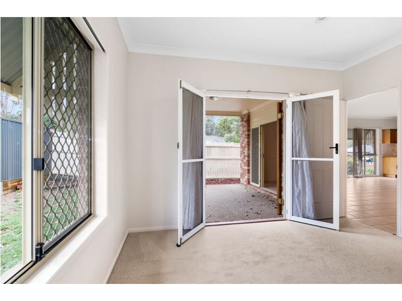 5 Berkshire Pl, Springfield Lakes QLD 4300