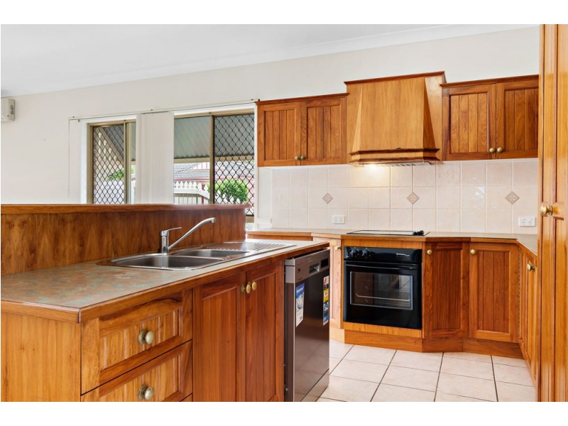 5 Berkshire Pl, Springfield Lakes QLD 4300