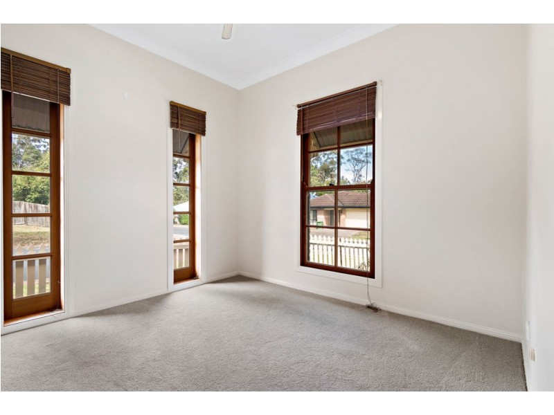 5 Berkshire Pl, Springfield Lakes QLD 4300