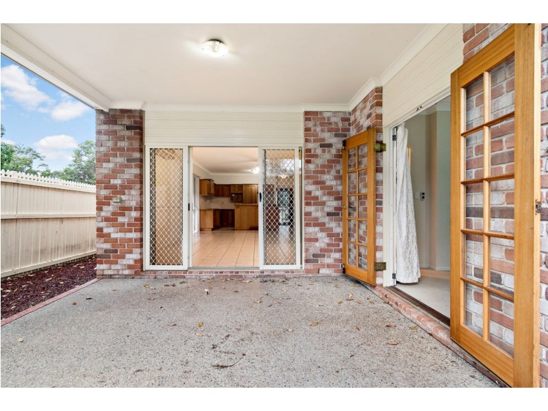 5 Berkshire Pl, Springfield Lakes QLD 4300